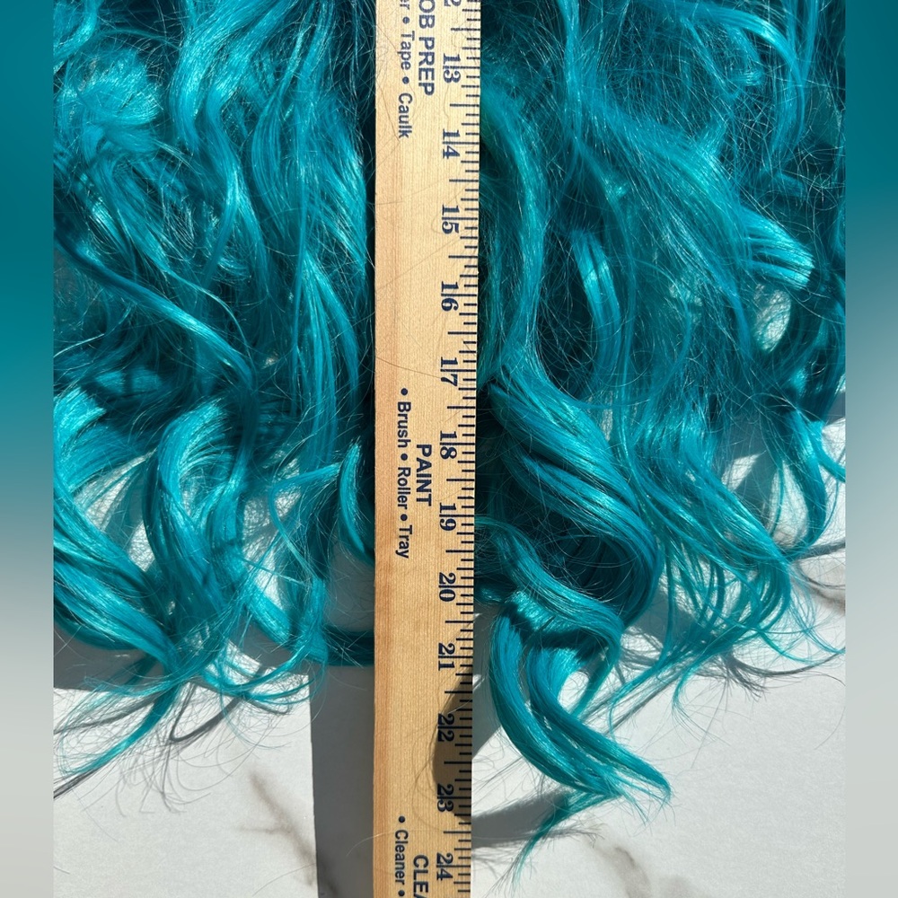 Dual Blue tone Wig (perfect for Frozen or Mermaid). 24”+ - Picture 12 of 12